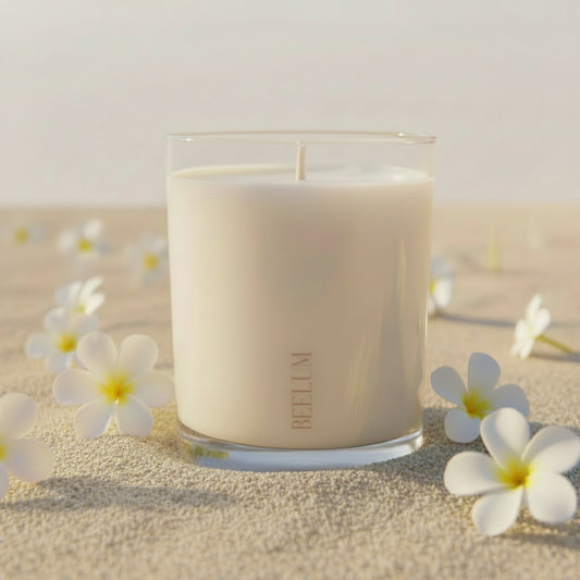 Vela Isla blanca: Huele a verano luminoso sobre la piel, floral, suave y sutilmente sofisticado