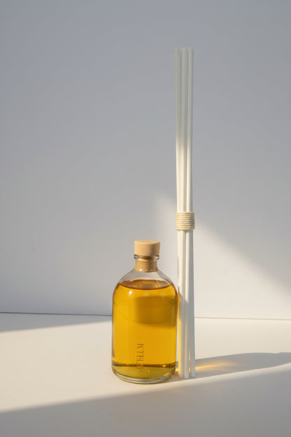Difusor de varillas Neroli Light: Huele a luz cálida sobre la piel