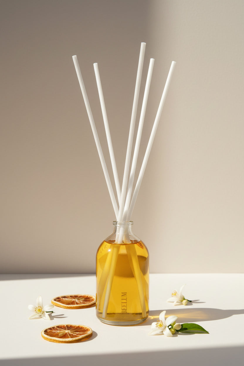Difusor de varillas Neroli Light: Huele a luz cálida sobre la piel
